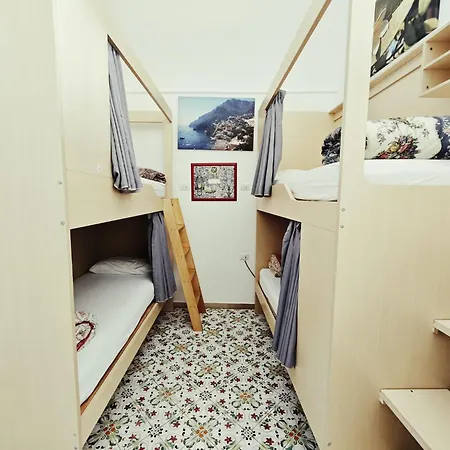 Brikette Vandrarhem Positano