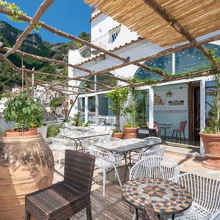 Brikette Hostel Positano