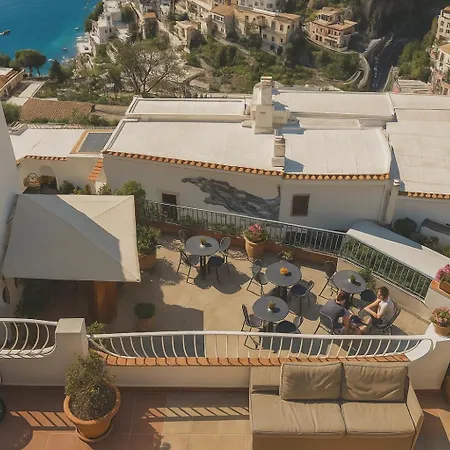 Хостел Brikette *