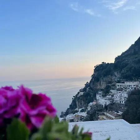 ブリケッテ ホステル